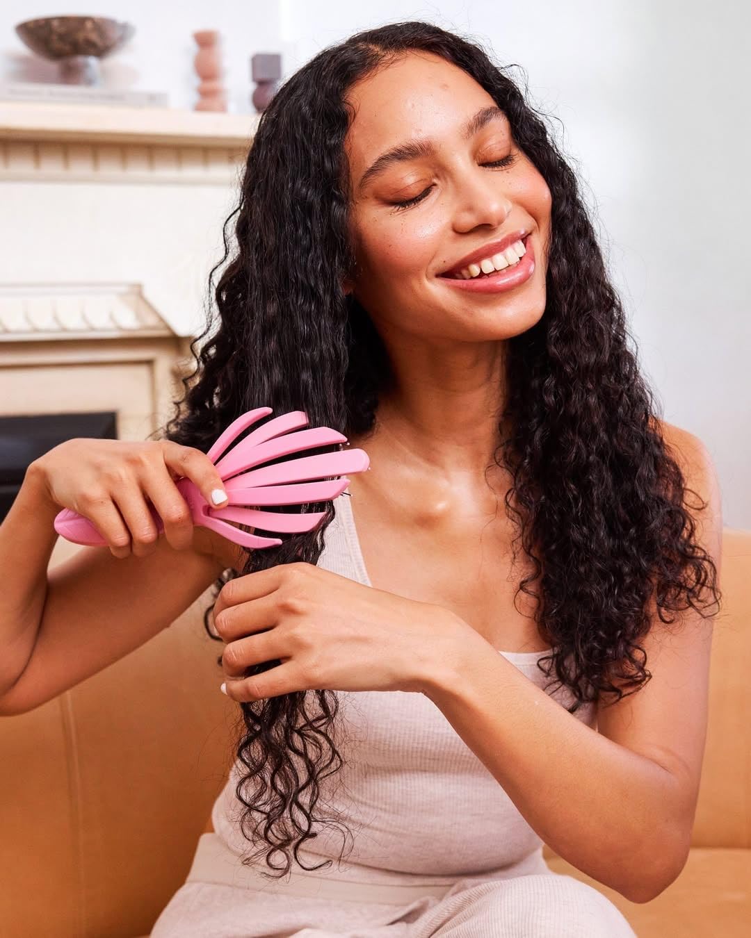 Wet Brush Go Green Curl Detangler Hairbrush, Made from Plant Based Plastic, Soft Intelliflex Bristles, For All Curl Types